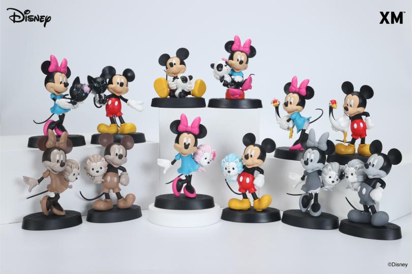 Mickey & Minnie Go Global: Singapore Figurines – Collector’s Limited Run