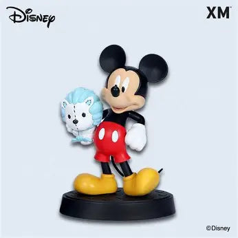 Mickey & Minnie Go Global: Singapore Figurines – Collector’s Limited Run